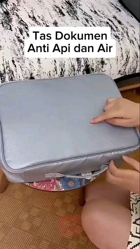 Tas Dokumen Anti Air dan Api #tasdokumen #tasdokumenpenting #tasdokumenantiair #tasdokumenviral #tasdokumenantiairapi #tasdokumenmurah