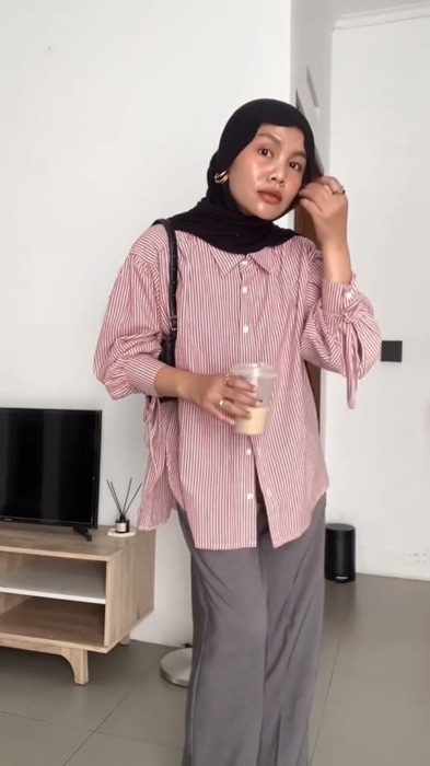 All favorite shirt! #SpillRacunShopee #kemejawanita #oversizedshirt #kemejastripeswanita #kemejasalur #kemeja #ShopeeLook #shopeevideo #ramadhan