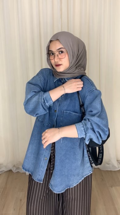 cakep bgt!👀 #outfitwanita #ShopeeLook #kemejawanita #kemejadenimwanita #SpillRacunShopee #ShopeeFashionHaul #RacunShopee #DiskonRacunShopee #jeans