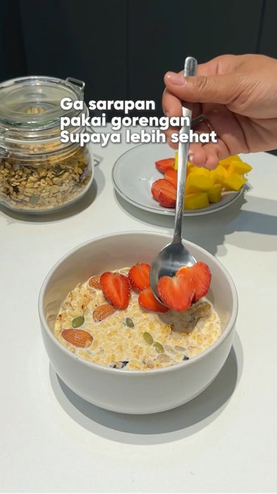 Sarapan simple sehat. #oatmeal #sarapansehat #sarapansimple #menusarapan #overnightoats