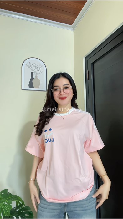 Keren bgt kaosnya😍💖 #kaosoversize #kaoskekinian