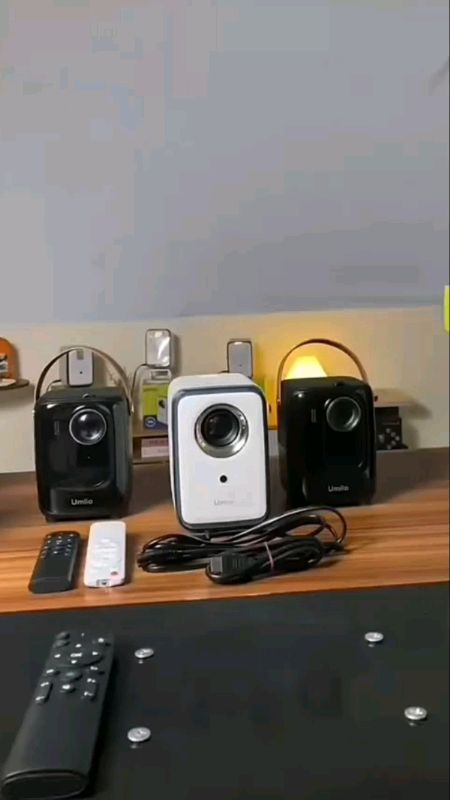Bioskop Pribadi Cuma Ratusan Ribu! 🍿 Upgrade pengalaman nonton kamu pakai Umiio U20 Android Projector! #ProyektorAndroid #NontonFilm