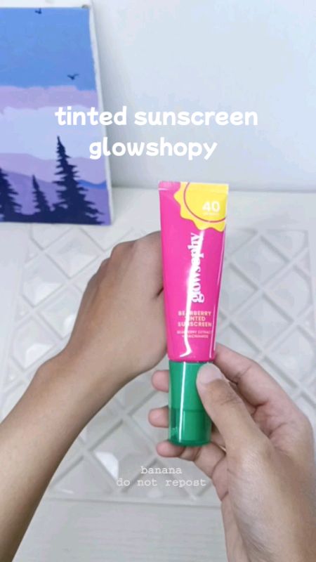 keluar tanpa ribet pake ini#tintedsunscreenglowsophy #shopeevideo #ShopeeBeautyHaul #ViralDiShopeeVideo #RacunShopee #sunscreen