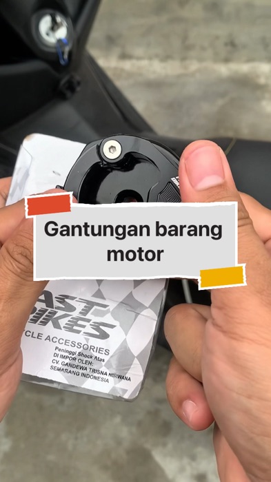 Gantungan barang untuk motor, bisa dilipat agar terlihat estetik #gantunganbarangmotor #gantunganbarangvariasi #GantunganBarangMotorMatic #gantungan