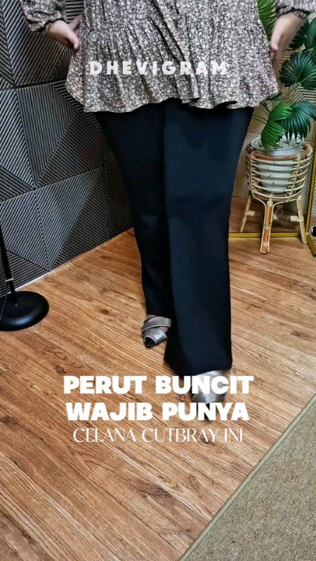 Flare Pants Highwaist #celanacutbray #flarepants #flarepantshighwaist #cutbrayhighwaist #RacunShopee #ShopeeLook #ShopeeFashionHaul #SpillBawaBerkah