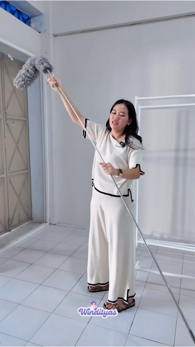 Gak ekspek bisa sepanjang ini 😂#kemocengpanjang #kemocengmicrofiber #kemocengplafon #kemocengviral #viraldishopee #ViralDiShopeeVideo #RacunShopee