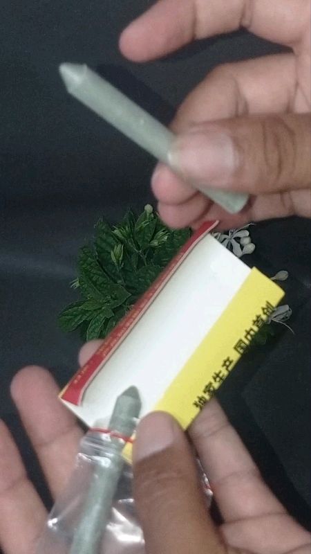 Batang las mudah digunakan dan cepat meleleh.