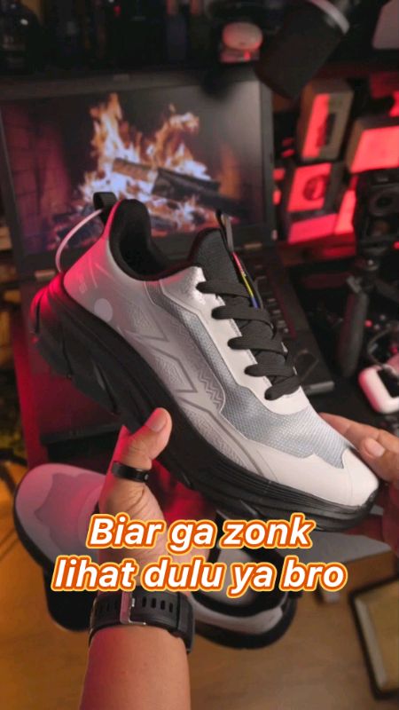 biar ga zonk lihat dulu detil sepatunya ya bro. #sepaturunning #sepatukeren #luckyfanstore