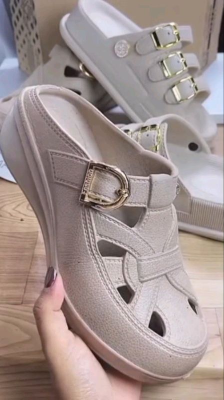 sandal wanita elegan ringan nyaman anti slip #sandalwanita #sandalwanitamurah #sandaleva #belanjadishopee #promoshoppe #shopeefinds #ShopeeHaul