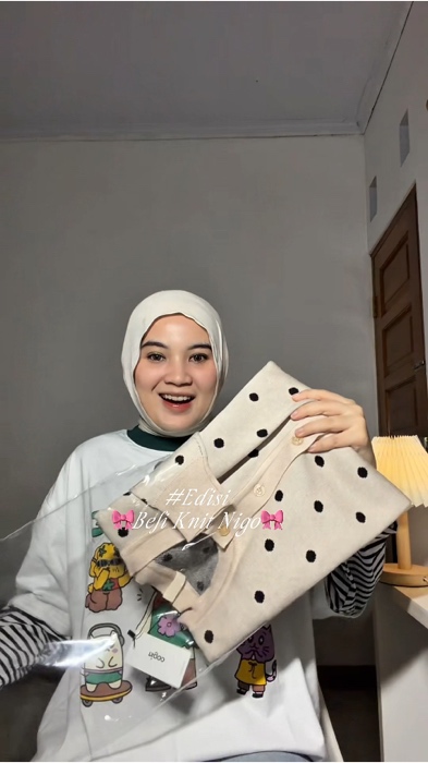 Aku pake oat cantik bgt🥰🎀🤩#cardigan #cardiganwanita #cardiganoutfit #knitpremium #ShopeeFashionHaul