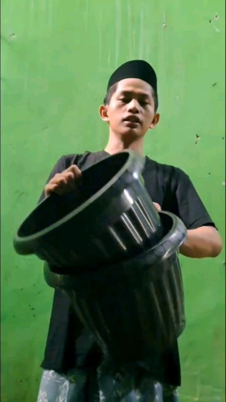 #pot #potbunga #pottanaman #potbungamurah #potbungaplastik #potbungacantik #potbungaestetik #vasbunga #ShopeeCOD #GratisOngkirRP0 #RacunShopee
