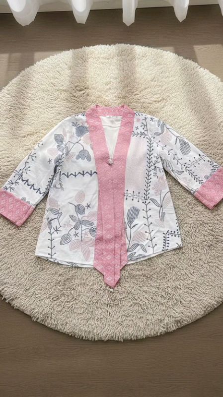Baju Batik Wanita Modern Atasan Blouse Batik Kantoran dan Kondangan #blousewanita #blousebatik #outfitkondangan #outfitkantoran #RacunShopeeOutfit