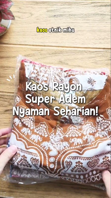 #kaosadem #kaosrayon #kaosadembagus #kaosademmurah #kaosetnik #kaosetnikindonesia #kaosrayonwanita #kaosademdinginnyaman #kaosviral #kaosrayonwanita