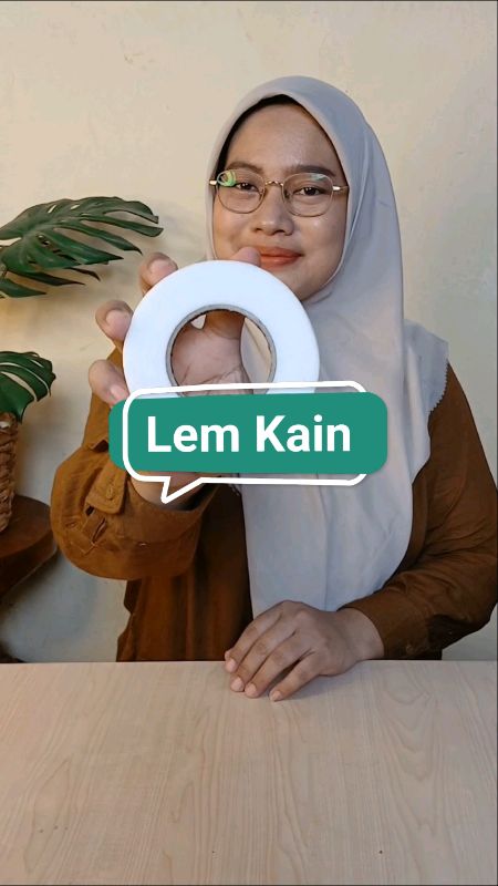 Lem kain, lebih praktis ga harus ke tukang jahit.  #RacunShopee #ViralDiShopeeVideo #lemkain #perekattekstil