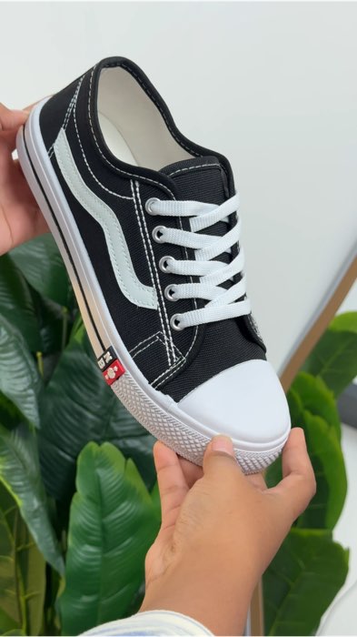Sepatu kanvas hitam putih model old school breathable nyaman dipakai harian🤩 #sepatukanvas #sepatuhitamputih #sepatuoldschool #sepatusantai #sepatu