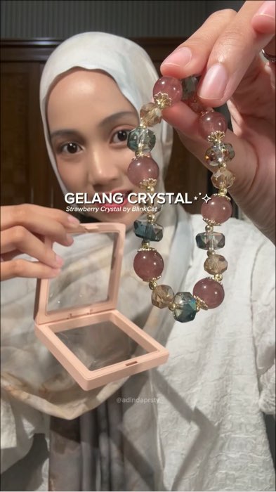 cantik BANGETTTT sukaa🥹✨🫶 #gelangkristal #crystalbracelets #strawberrycrystal #blinkcat #blinkcatcrystal