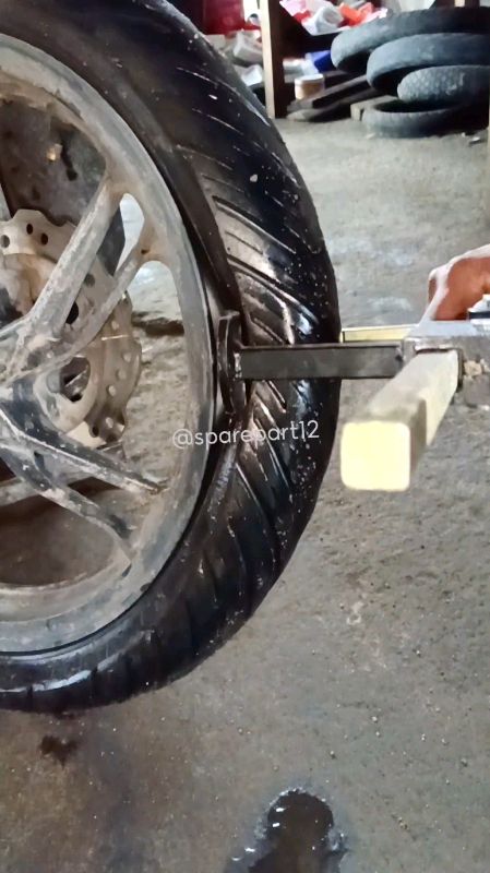 Tire dismantling alat penjeblos ban tubles. #otomotiff #SpillRacunShopee #alatpenjeblosbantubles #alatpresbantubles