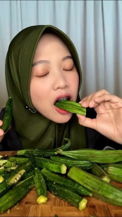 OKRA vs okra #okrarenyah #keripikokrarenyah #cemilanrenyah #RacunShopee #ShopeeLahap #SpillBawaBerkah #SpillRacunShopee