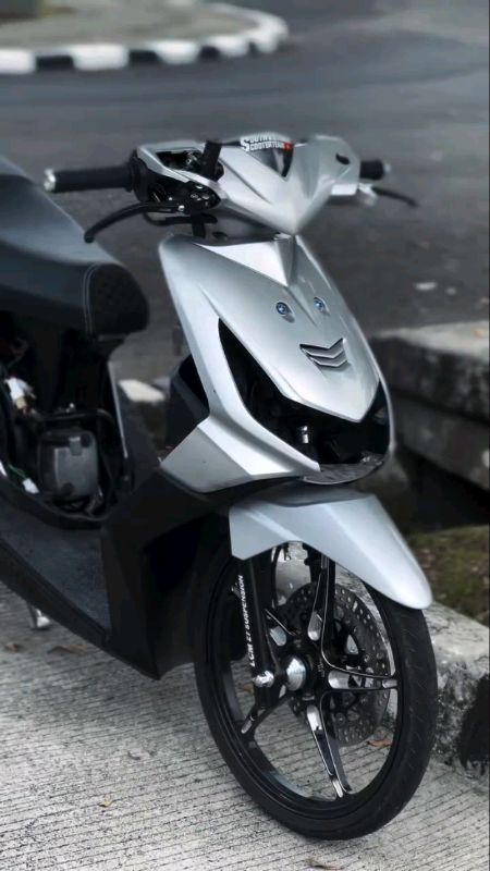 BODY HALUS BODI HALUS HONDA BEAT KARBU WARNA CUSTOM EMANG SIMPEL 😎😎 #bodyhalusbeatkarbu #bodybeatkarbu #beatmodifikasi #beatkarbu #beat