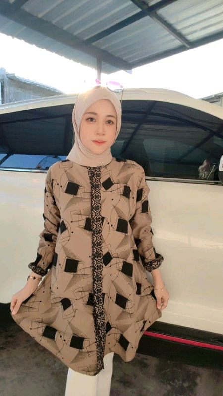 Tebak yang aku pake warna apa ka? 😍 #RacunCantikShopee #ShopeeFashionHaul #SpillRacunShopeeHaul #RacunShopee