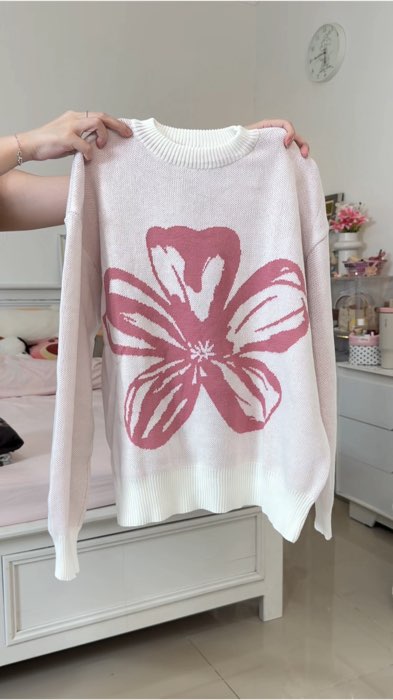 #OOTDFashionShopee #RacunShopee #bloomietop #sweaterrajut #sweaterbunga #sweaterbungabesar #sweateroversize