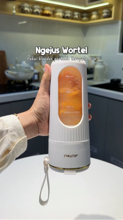 Blender portable bisa dipakai untuk ngejus wortel. #blenderportable #blenderkecil #portablejuicer #portablejuiceblender #blendermini