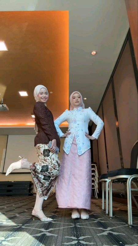 kebaya buat wisuda☝??#kebayamodern #kebayawisuda #RacunShopee #SpillRacunShopee #ViralDiShopeeVideo #fyp #GakNyeselBeliIni #ShopeeFashionHaul #viral
