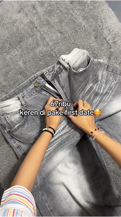 #baggypants #baggyjeans #jeanshighwaist #celanamurah #celanajeans #OOTDFashionShopee #ShopeeLook #SpillRacunShopee #SpillBawaBerkah #outfitideas #ootd