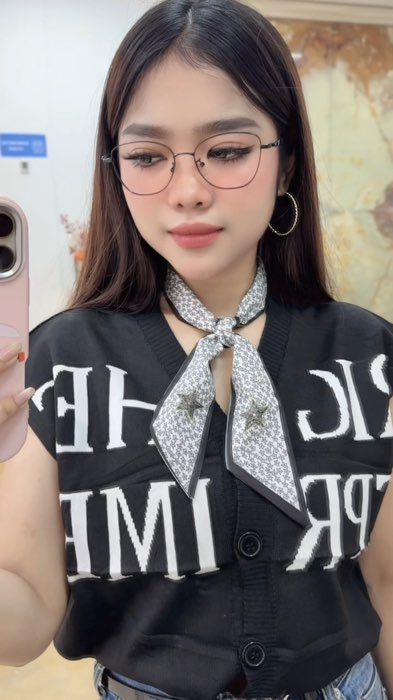 Cakep banget bestie, coba cek keranjang oren terus co deh🫶🏻✨#kacamatawanitagaya #kacamatacewek #kacamatamurah #kacamataminus #kacamataphotocromic