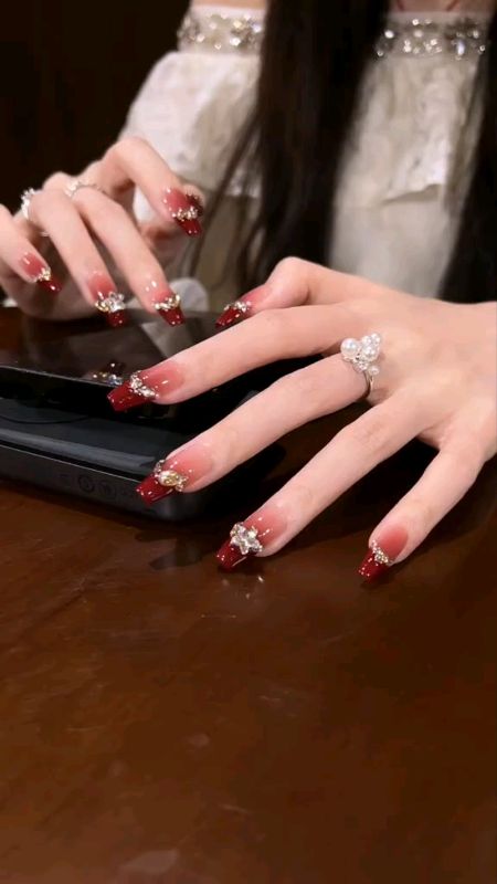 kuku palsu gong banget cantiknya #kukupalsu #3dkukupalsu #nailart #GratisOngkirRP0 #RacunShopee #RacunShopeeCheck #viraldishopee #ViralDiShopeeVideo