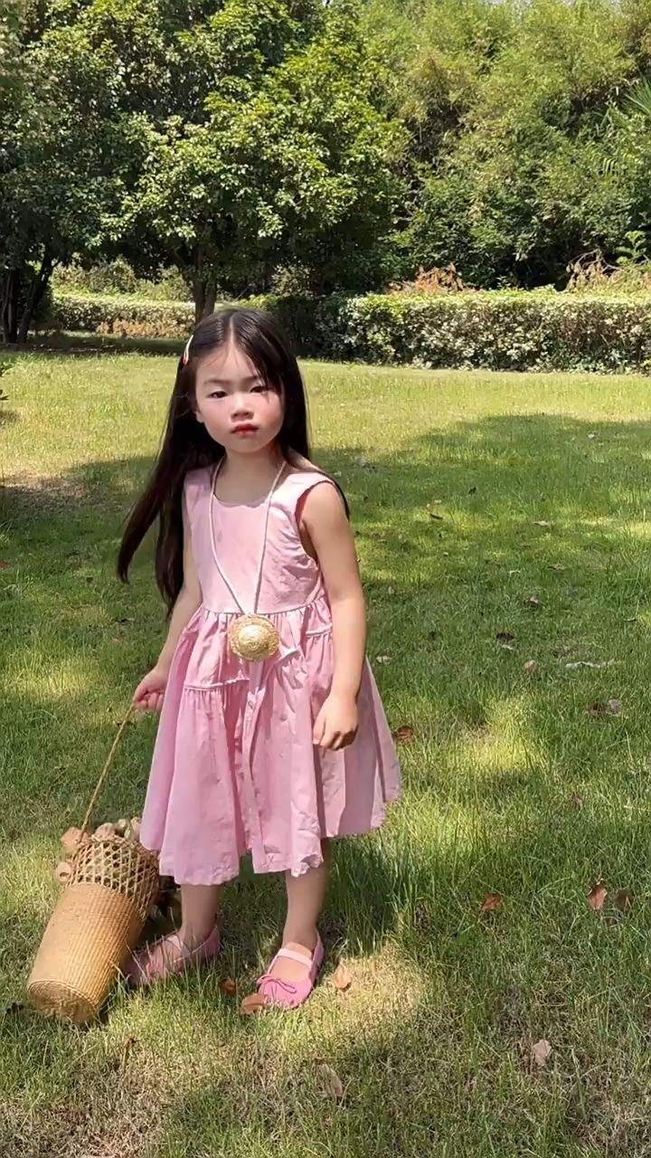 Apa yang akan dipakai hari ini #shopee #shopeevideo #ShopeeLook #anakanak #manis #pakaiananak #gayakorea #ootd