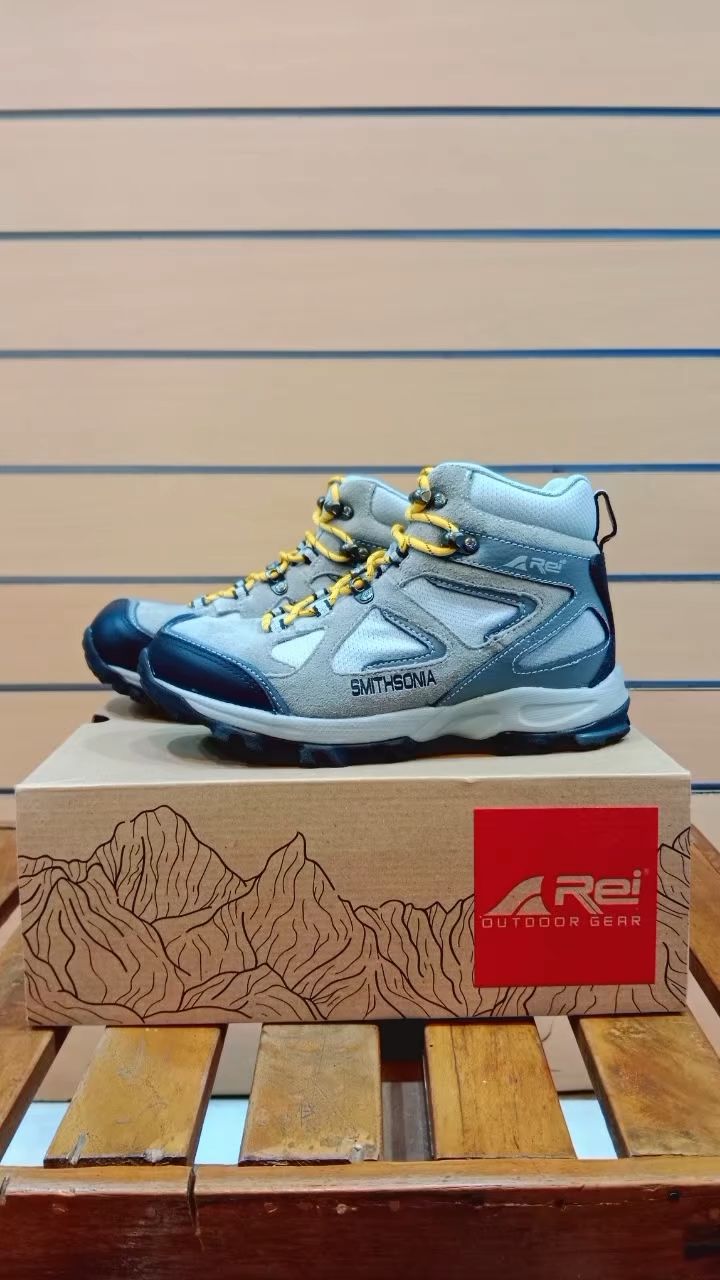 Pilhan Sepatu untuk Women Series  nih! #areioutdoorgear #shopeevideo #areingers #produklokal