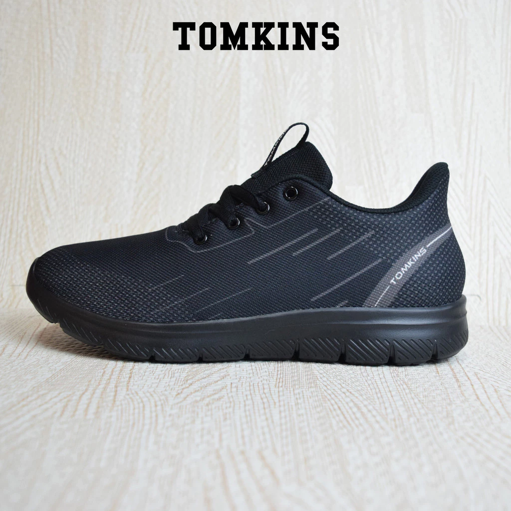 TOMKINS Axel - Hitam Sepatu Sekolah