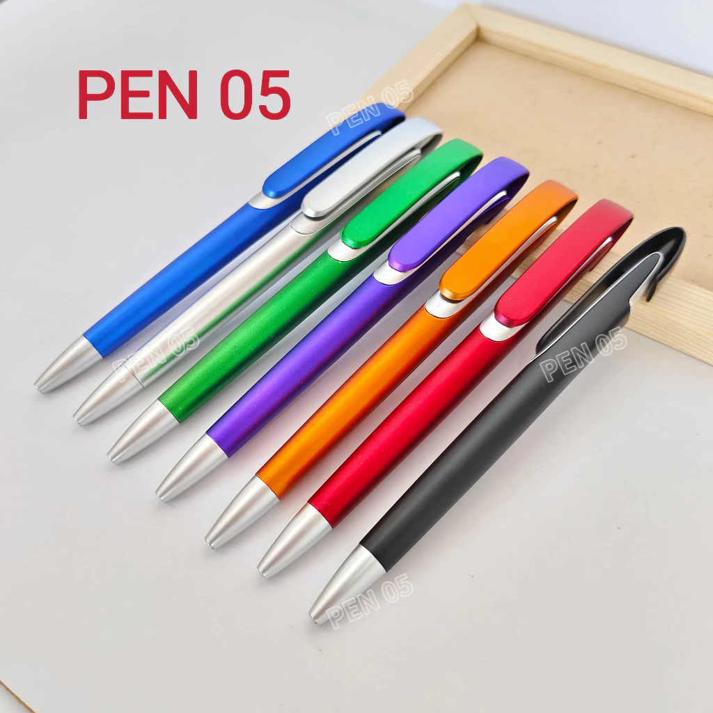 Pen 05 /Pulpen Plastik Souvenir / Pen Plastik / Pulpen Plastik / Pen Souvenir /Pulpen Souvenir / Pen Promosi / Pulpen Promosi / Pen Murah / Pen Cantik / Pen Tulis / Pulpen Souvenir Pernikahan / Pulpen Perusahaan / Pen Cusrom logo Nama Tulisan