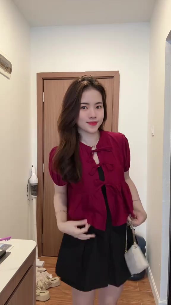 Warna pink / biru / maroon ni yg cakep??? . . #fyp #outfitsimple #outfit #bajunongki #outfitngedate #outfitnongki