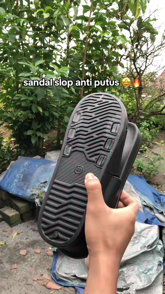 yakin nih gak di ambil udah cakep + awet lagi behhh? #sandal #sandalslop #sandalsloppria