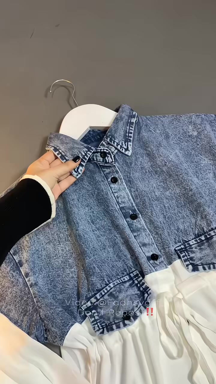 Kemeja jeans modelnya unik😍🫶🏻 #kemejawanita #kemejajeans #atasanwanita