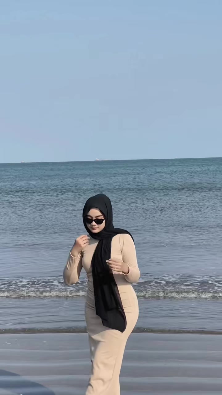 pengendali 🌊🌊 #pantai #ootdpantai #outfitinspo