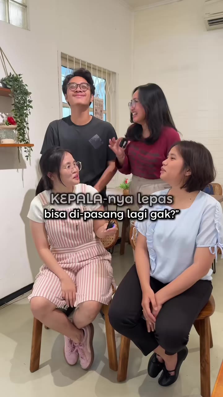 Boleh ke Tukang Mainan, GAK BOLEH ke Tukang Urut       (Inspired by “Whose Line is it Anyway?” - Comedy Central UK & Sumbu Pendek Podcast) #komedi #receh #bolehtapigakboleh #tukangmainan #tukanguruttradisional