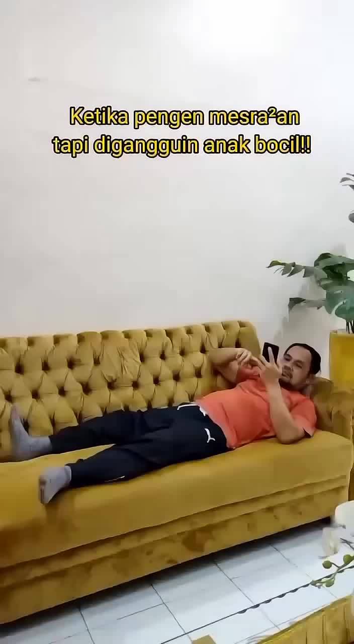 keseruan punya anak🤣🤣gak pernah bisa mesra kalau ada mereka🤣🤣 #snackcomedy #SnackDrama #dramarumahtangga #lucu #viral